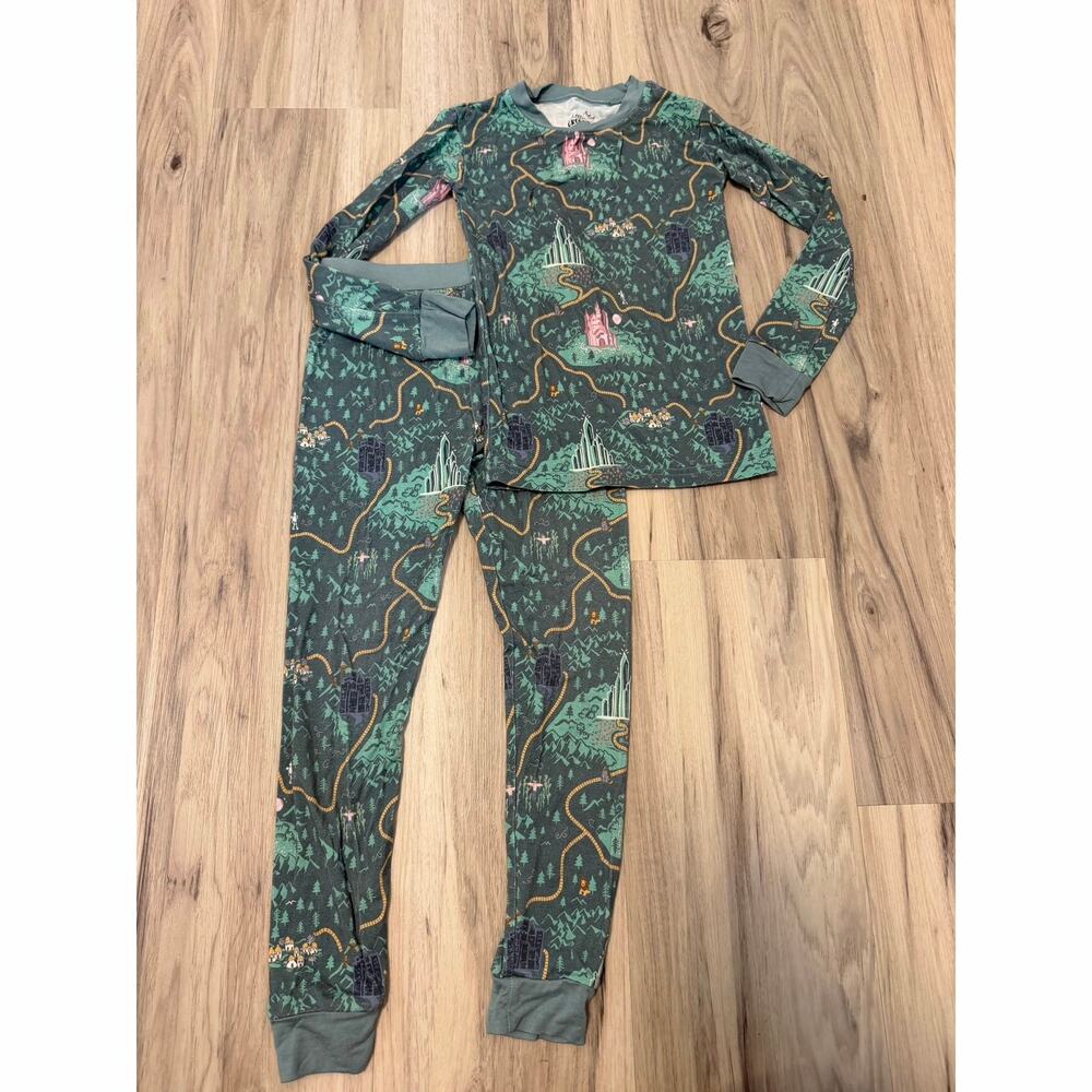 Little Crowns & Capes bamboo pajamas 2 piece set size 4T Emerald City Wicked